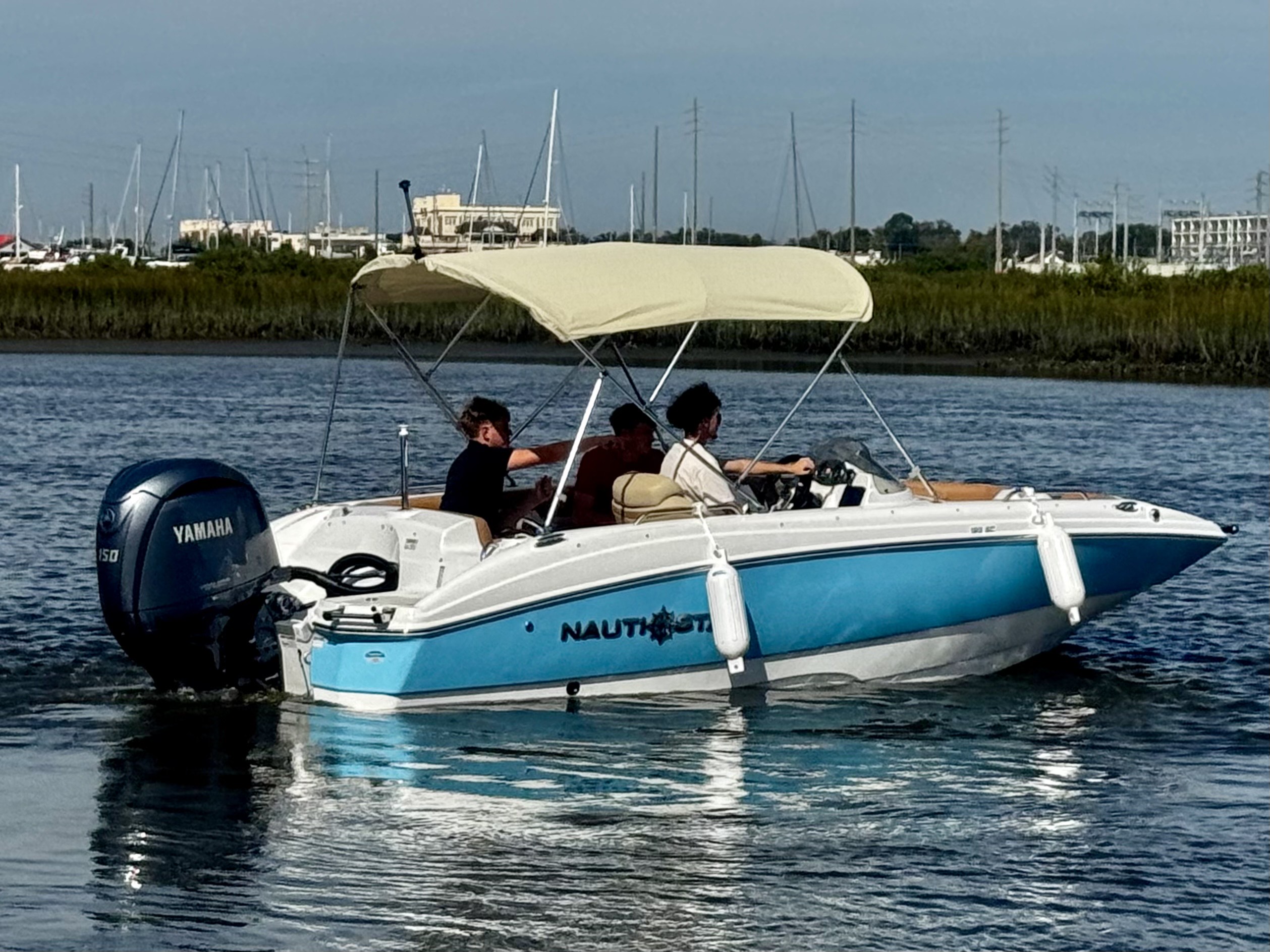 NauticStar 26dc